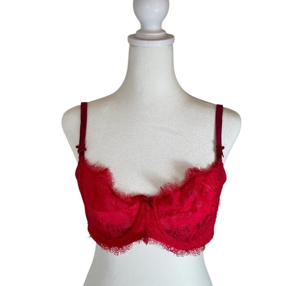 Victoria’s Secret Dream Angels Red Lace Bra